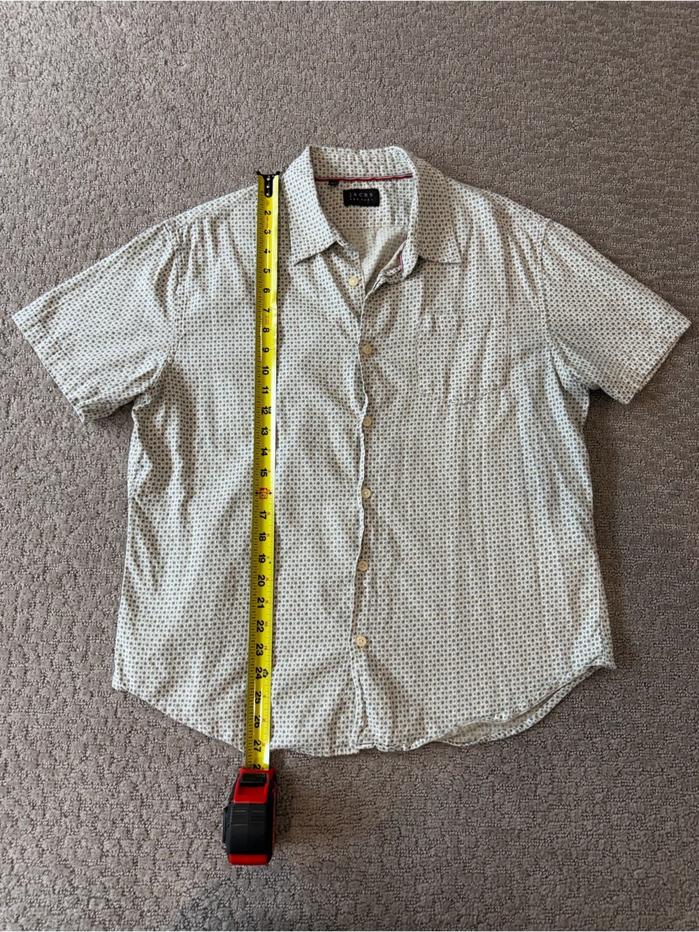 Casual Short-Sleeve Button-Down Shirt in Grey with Navy Design